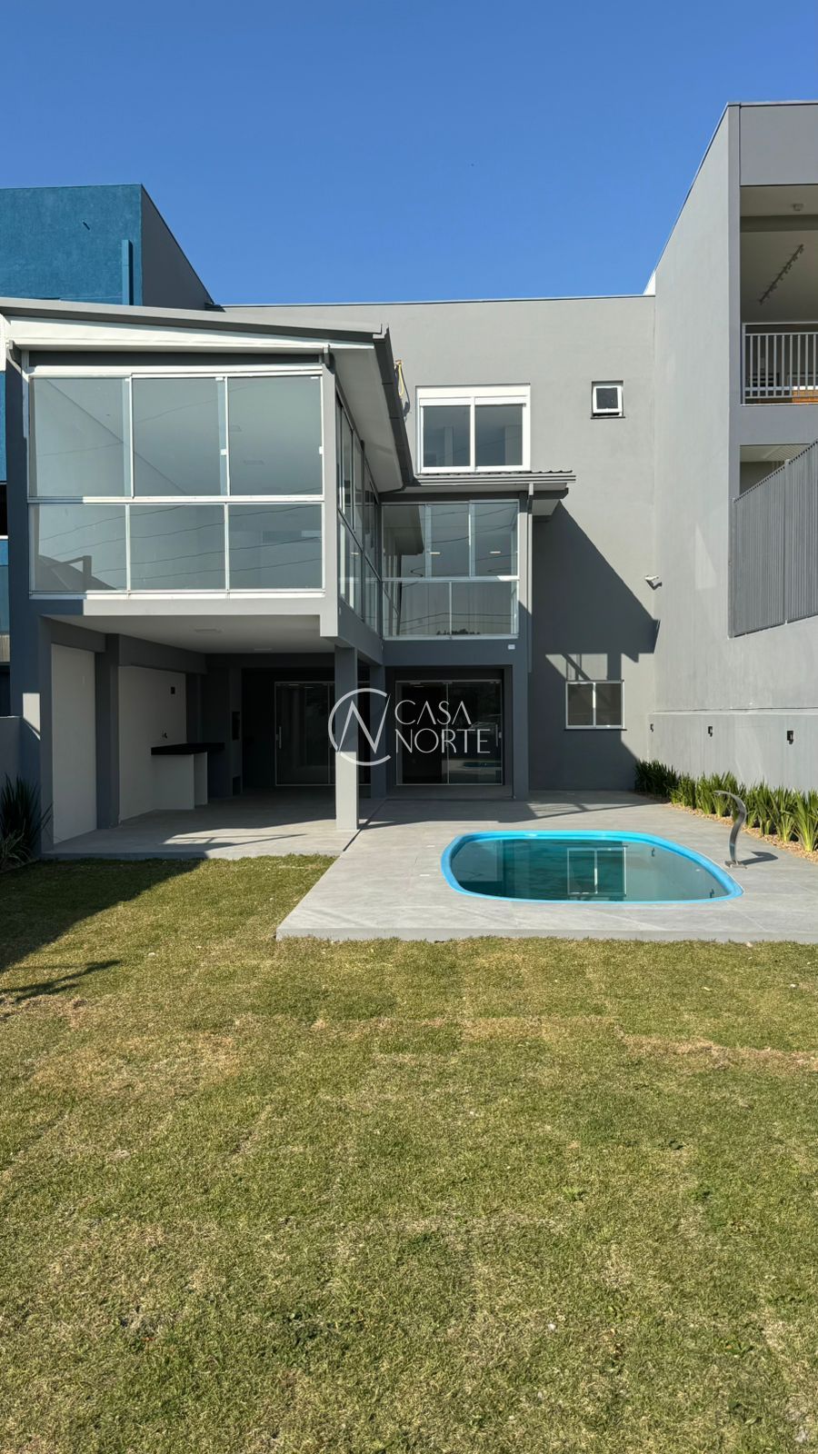 Casa à venda com 3 quartos, 340m², 1 suíte, 3 vagas, Rua Verdes Campos no bairro Mário Quintana em Porto Alegre