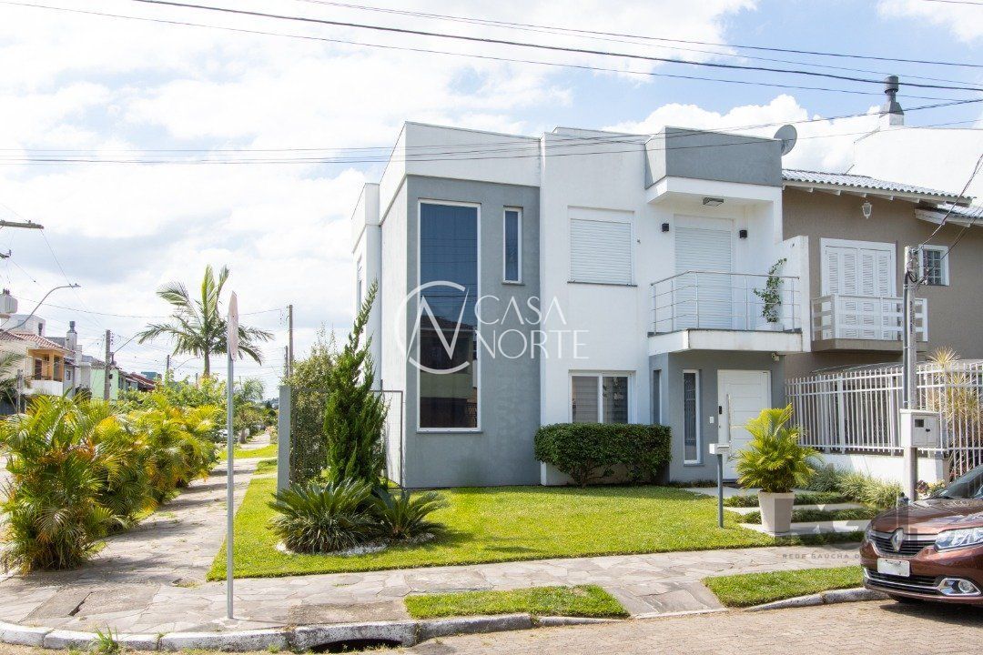 Casa à venda com 2 quartos, 109m², 1 suíte, 2 vagas, Rua Louro no bairro Hípica em Porto Alegre