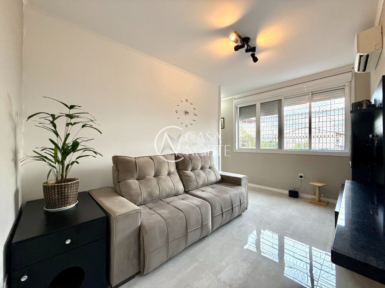 Apartamento à venda com 1 quarto, 43m², 1 vaga, Rua Ouro Preto no bairro Jardim Floresta em Porto Alegre