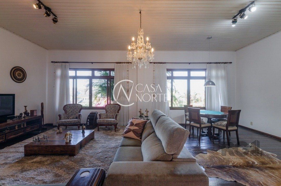 Casa de Condomínio à venda com 3 quartos, 450m², 1 suíte, 3 vagas, Avenida Firmino Octavio Bimbi no bairro Cavalhada em Porto Alegre