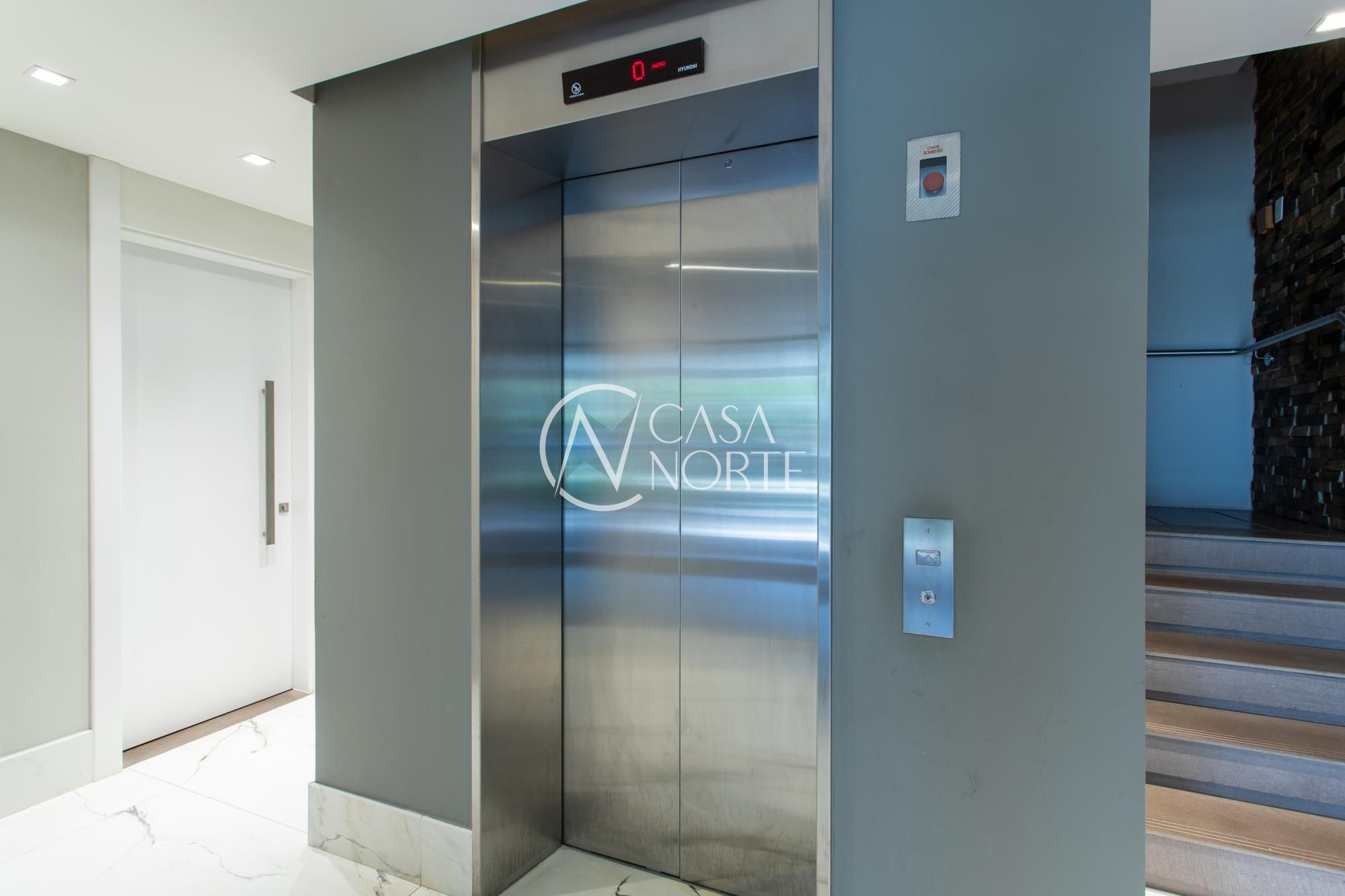 Apartamento à venda com 3 quartos, 162m², 3 suítes, 3 vagas, Avenida Coronel Marcos no bairro Pedra Redonda em Porto Alegre