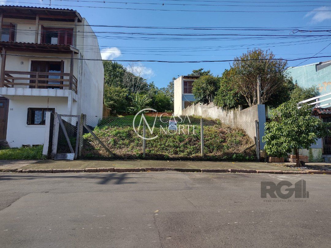 Terreno à venda  com 295m², Rua Altos da Amapá no bairro Vila Nova em Porto Alegre