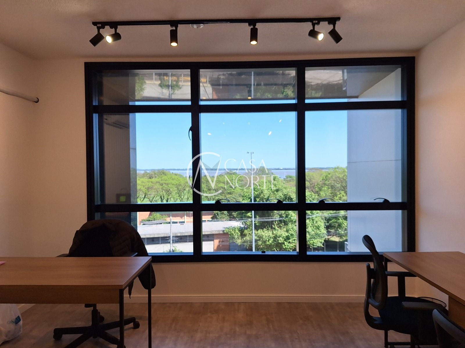 Sala Comercial à venda com 1 quarto, 44m², 1 vaga, Padre Cacique no bairro Menino Deus em Porto Alegre