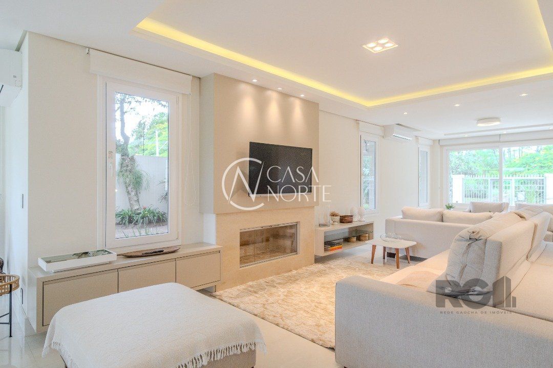 Casa à venda com 3 quartos, 358m², 3 suítes, 4 vagas, Rua Ladislau Neto no bairro Ipanema em Porto Alegre