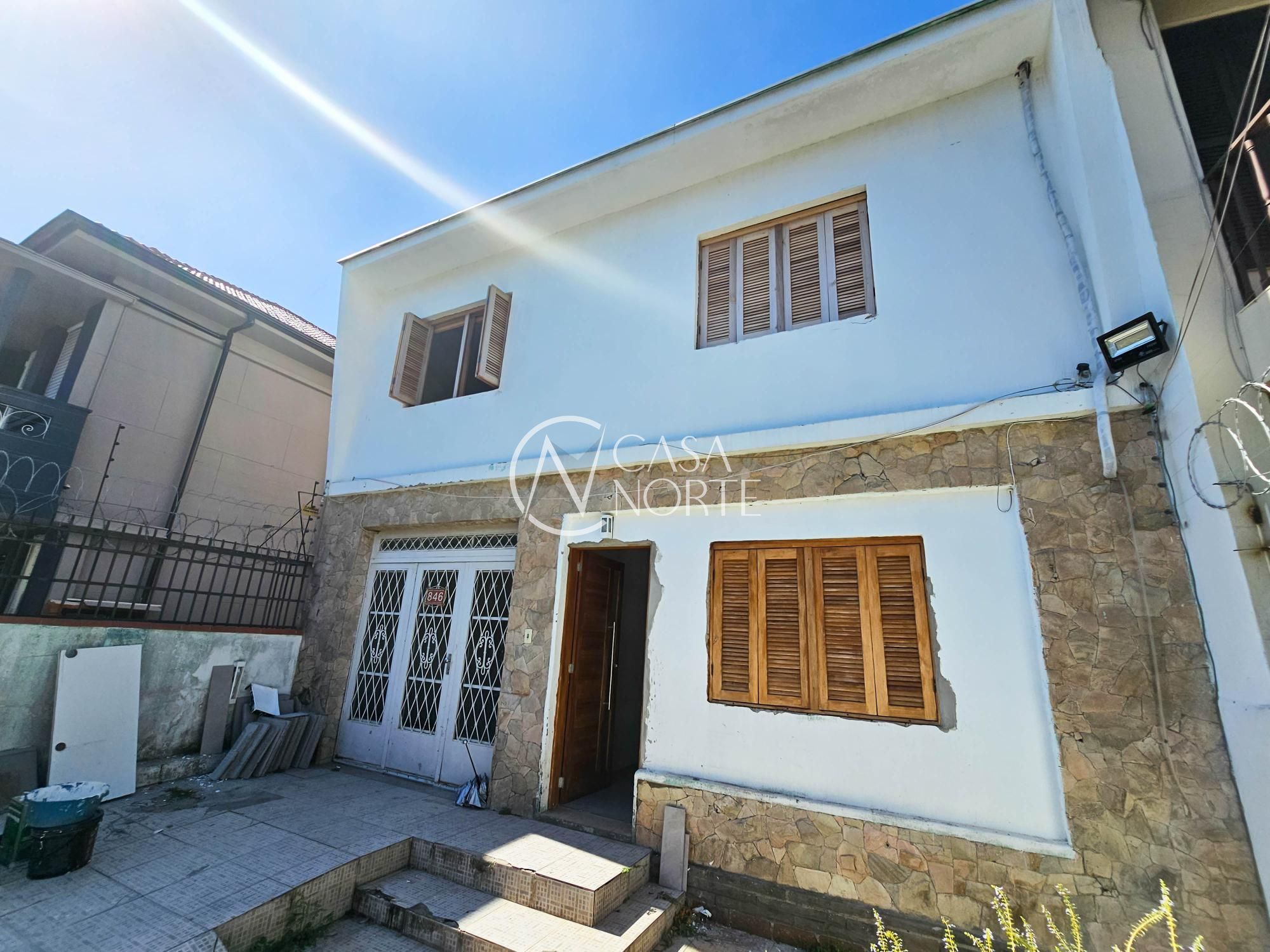 Casa à venda com 5 quartos, 170m², 3 vagas, Rua Buarque de Macedo no bairro São Geraldo em Porto Alegre