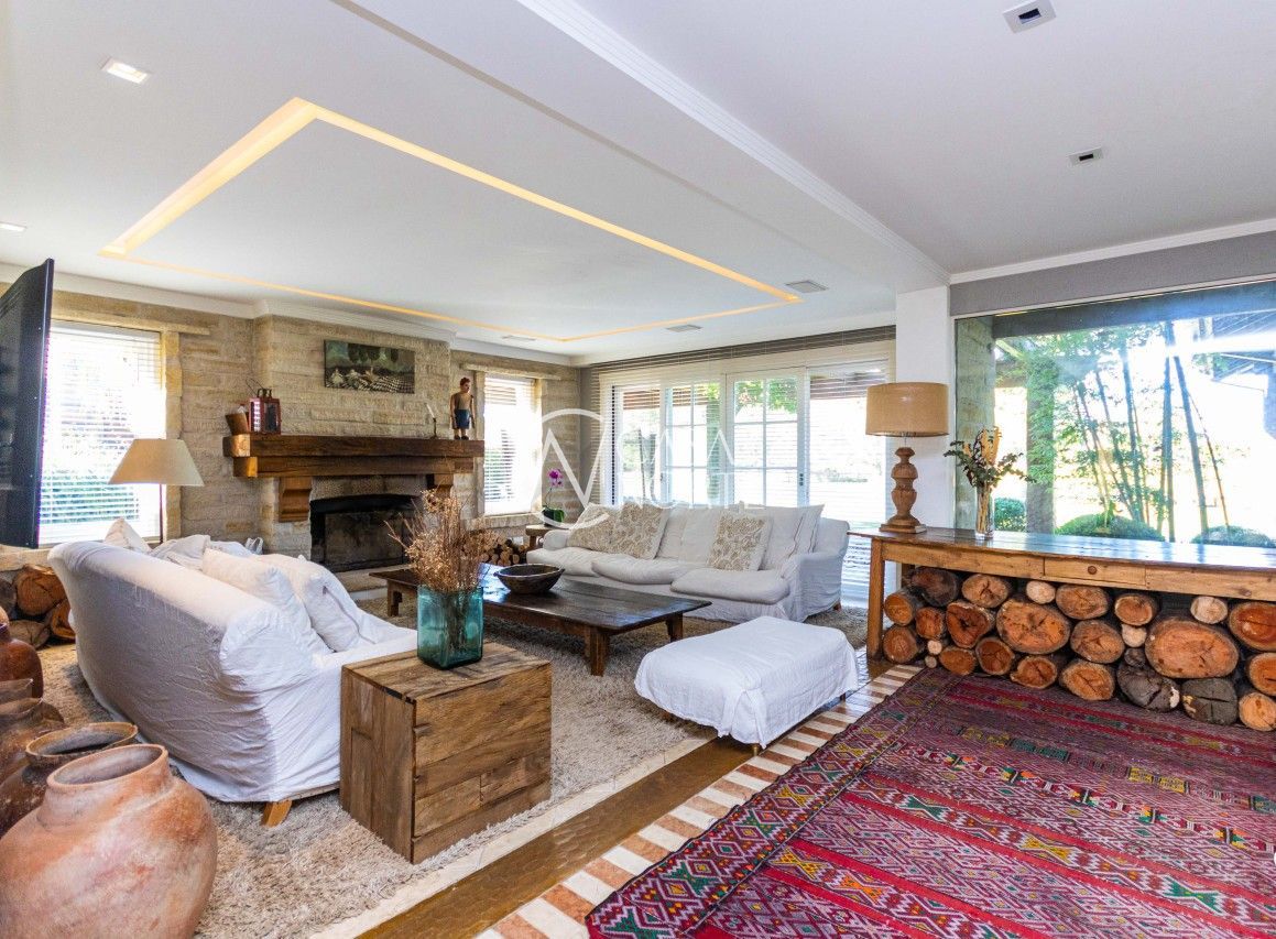 Casa de Condomínio à venda com 3 quartos, 420m², 2 suítes, 4 vagas, Avenida Juca Batista no bairro Terraville em Porto Alegre