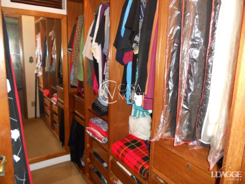 Casa à venda com 3 quartos, 283m², 1 suíte, 4 vagas, Rua Correa Lima no bairro Santa Tereza em Porto Alegre