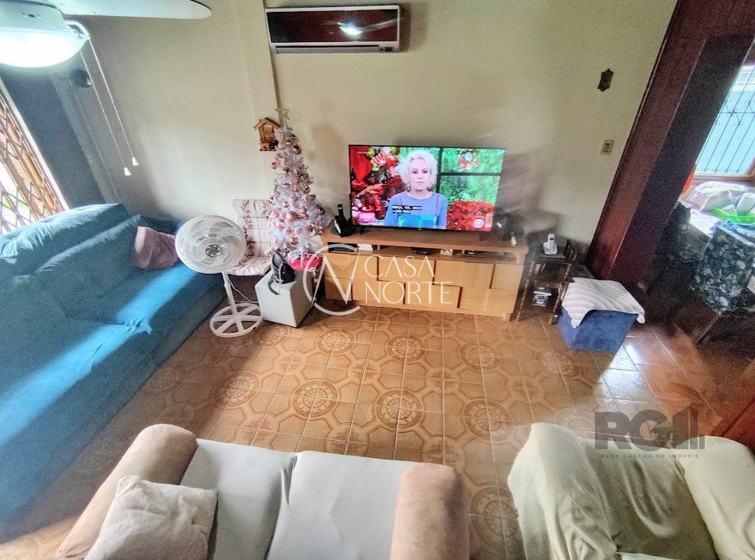 Casa à venda com 3 quartos, 198m², 1 suíte, 2 vagas, Rua Doutor Mário Totta no bairro Tristeza em Porto Alegre