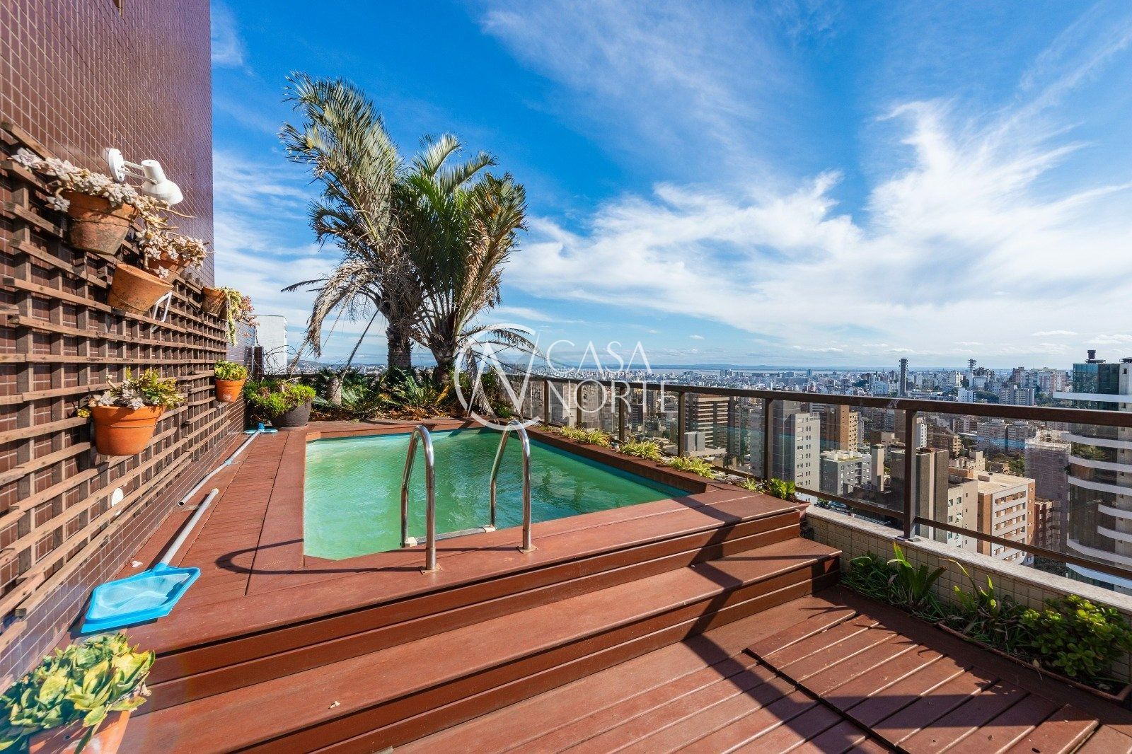 Apartamento à venda com 4 quartos, 600m², 3 suítes, 4 vagas, Avenida Luiz Manoel Gonzaga no bairro Três Figueiras em Porto Alegre