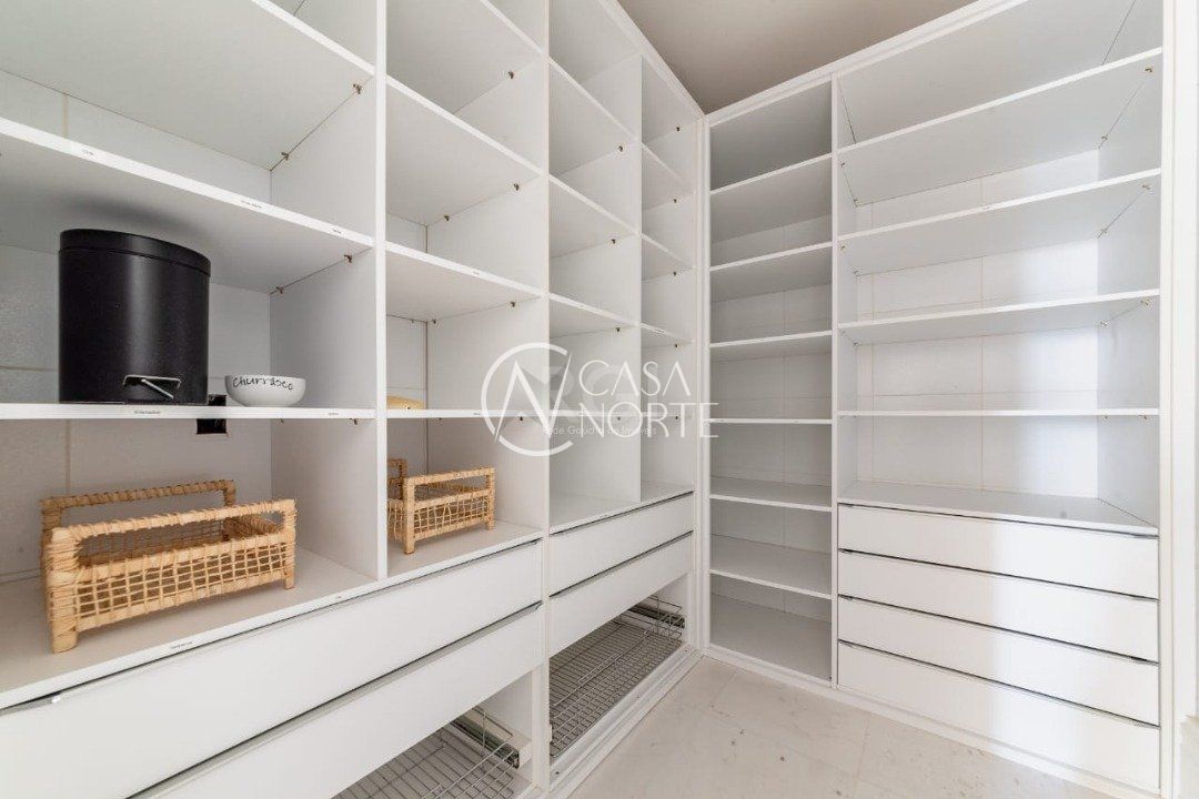 Casa de Condomínio à venda com 6 quartos, 745m², 4 suítes, 6 vagas, Avenida Juca Batista no bairro Belém Novo em Porto Alegre
