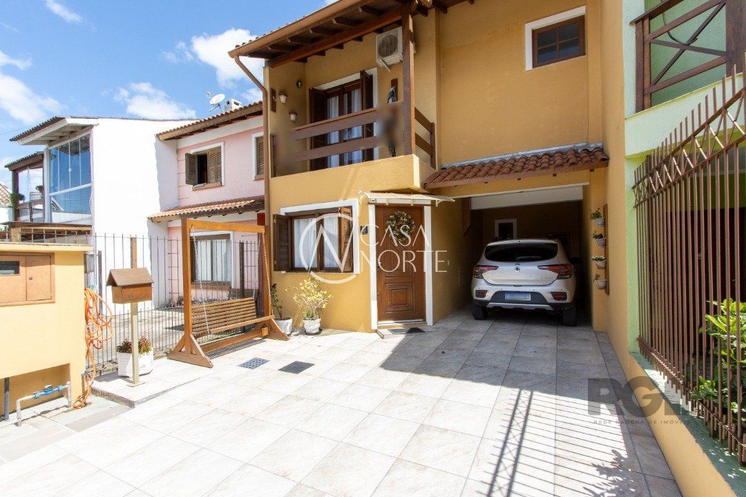 Casa à venda com 3 quartos, 188m², 1 suíte, 2 vagas, Rua Edgar Sanches Laurent no bairro Hípica em Porto Alegre