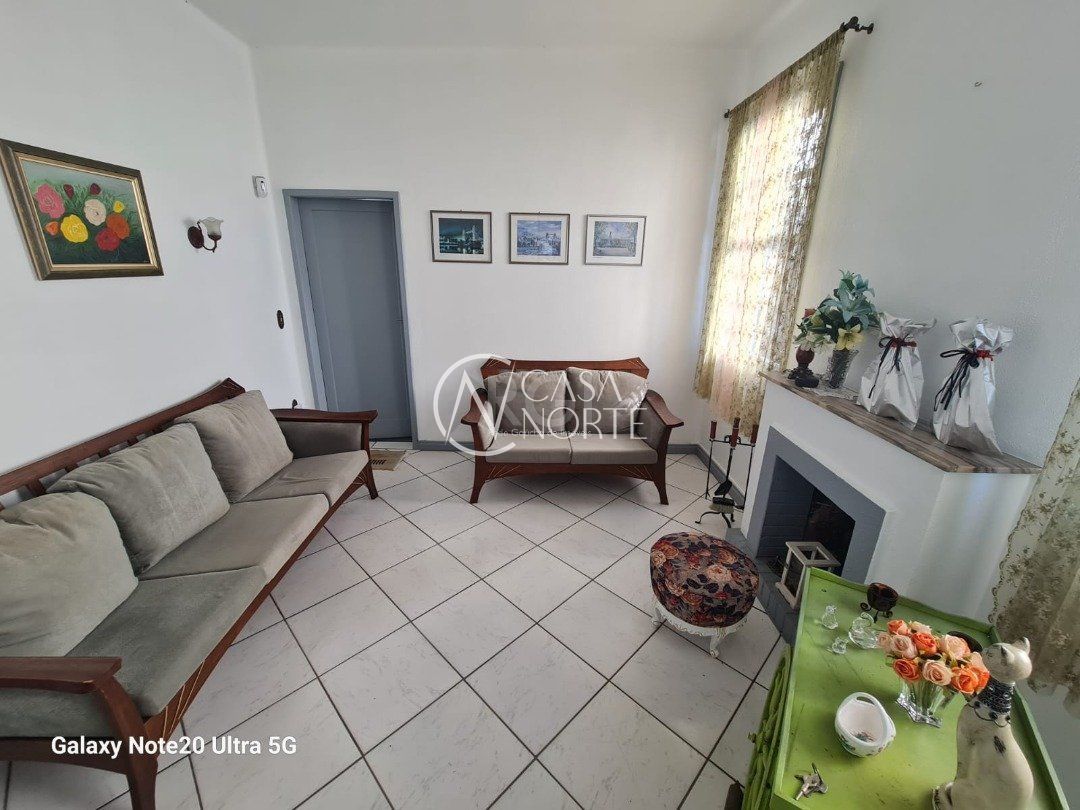 Casa à venda com 3 quartos, 192m², 2 vagas, Avenida Nonoai no bairro Nonoai em Porto Alegre