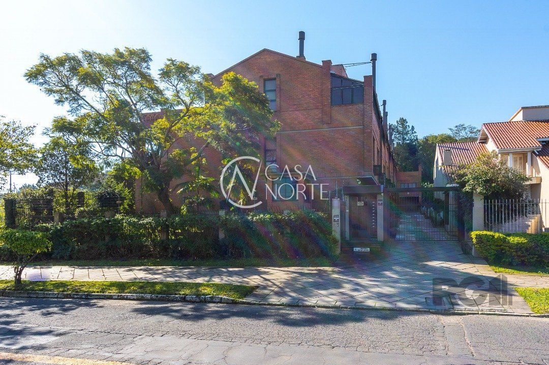 Casa de Condomínio à venda com 3 quartos, 359m², 1 suíte, 4 vagas, Avenida Jacui no bairro Cristal em Porto Alegre