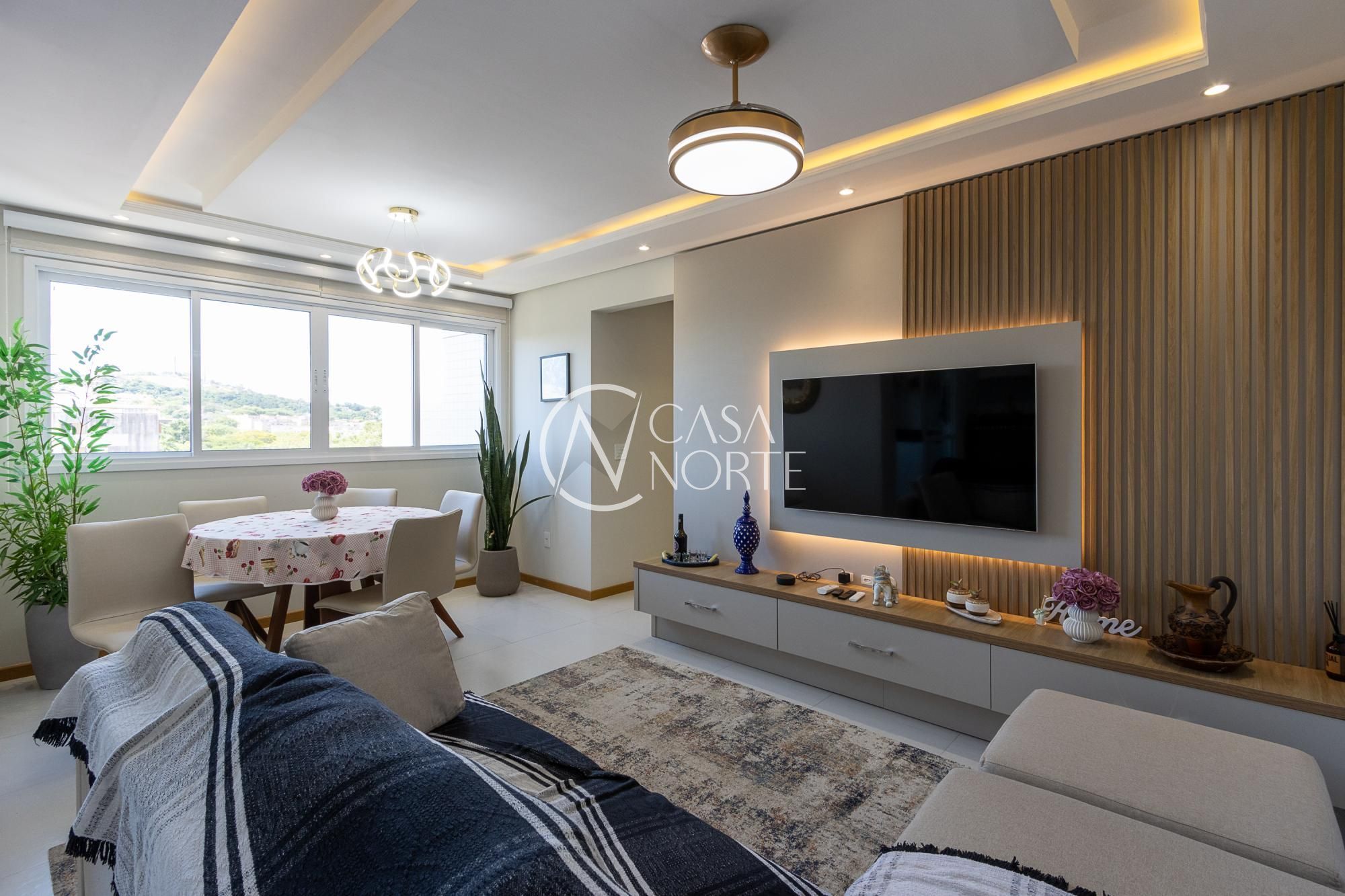 Apartamento à venda com 3 quartos, 103m², 1 suíte, 2 vagas, Rua Jataí no bairro Cristal em Porto Alegre