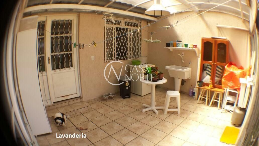 Casa à venda com 3 quartos, 232m², 1 suíte, 4 vagas, Estrada João Passuelo no bairro Vila Nova em Porto Alegre