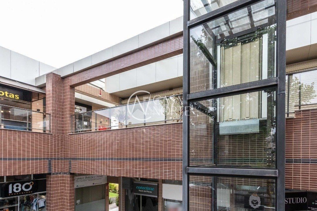 Loja à venda , 98m², Rua Doutor Mário Totta no bairro Tristeza em Porto Alegre