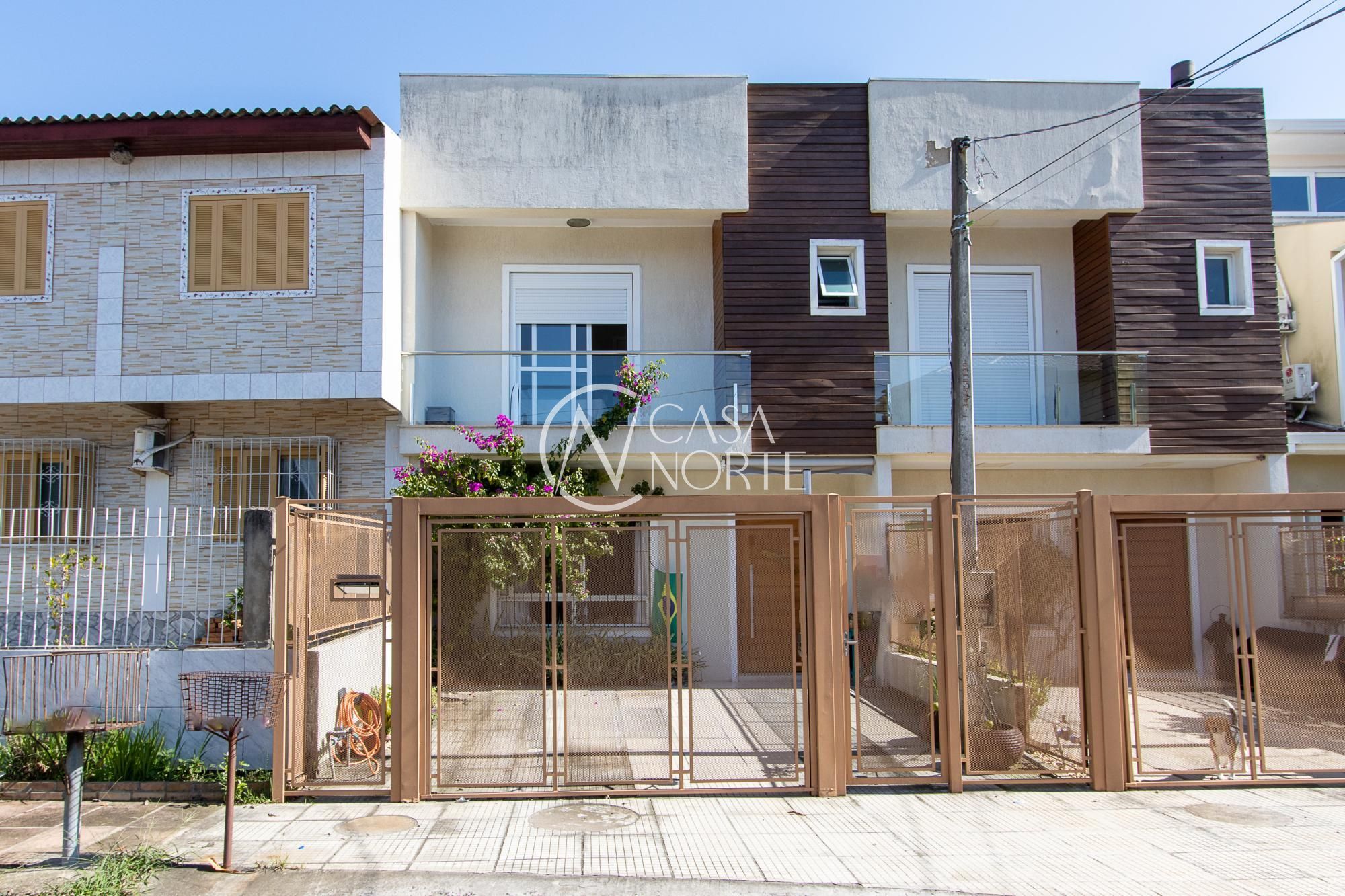 Casa à venda com 3 quartos, 108m², 1 suíte, 2 vagas, Rua José Pereira da Cunha no bairro Vila Nova em Porto Alegre