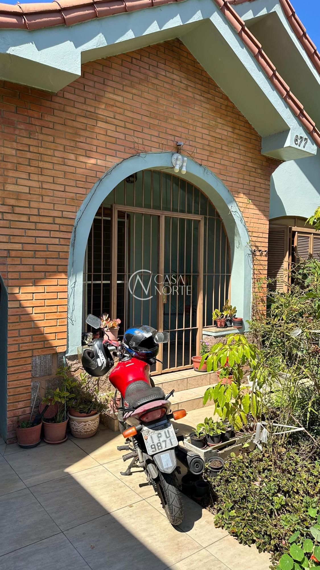 Casa à venda com 4 quartos, 350m², 1 suíte, 4 vagas, Avenida Otto Niemeyer no bairro Tristeza em Porto Alegre