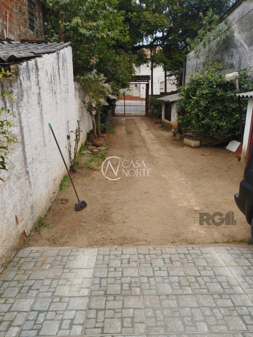 Casa à venda com 2 quartos, 200m², Rua Coronel Timoteo no bairro Camaquã em Porto Alegre