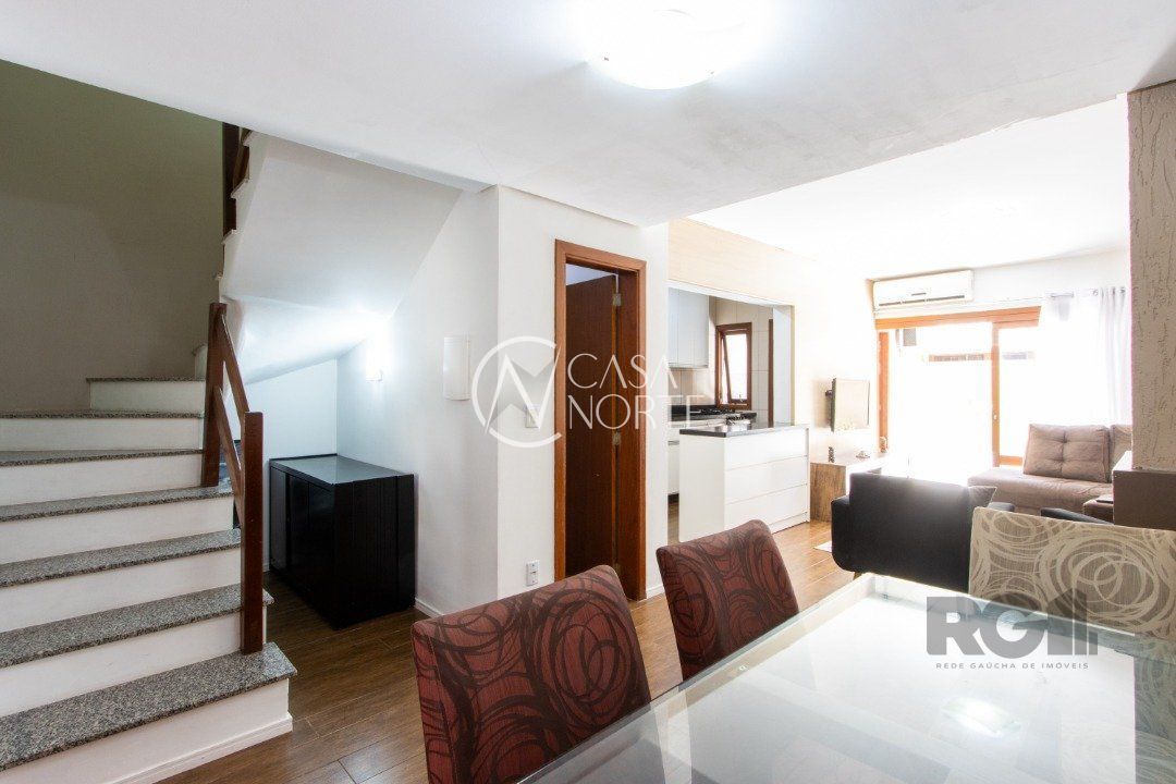 Casa à venda com 3 quartos, 139m², 1 suíte, 2 vagas, Rua Pau-Brasil no bairro Hípica em Porto Alegre