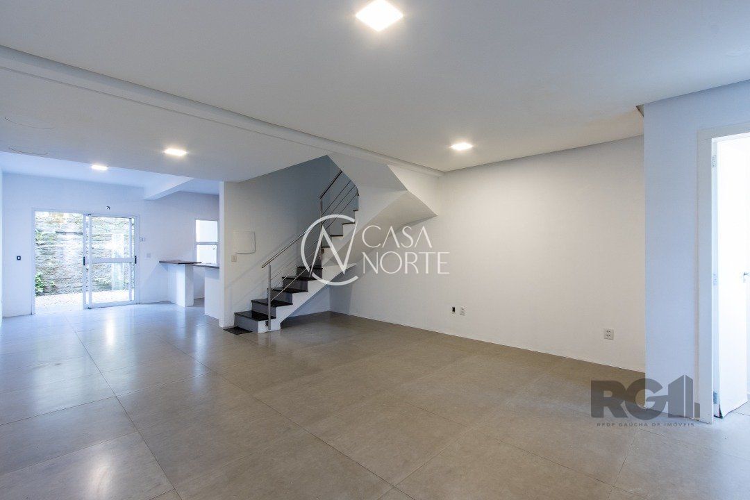 Casa à venda com 3 quartos, 149m², 1 suíte, 2 vagas, Rua Senador Mondin no bairro Aberta dos Morros em Porto Alegre