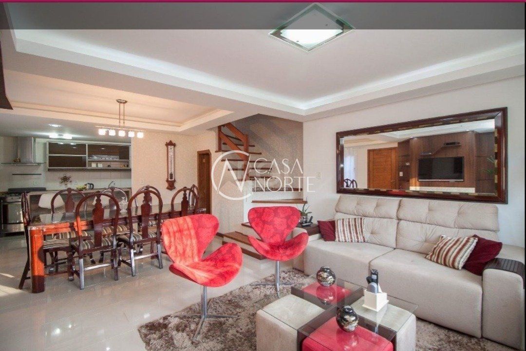 Casa à venda com 3 quartos, 256m², 3 suítes, 2 vagas, Rua Doutor Possidonio Cunha no bairro Vila Assunção em Porto Alegre