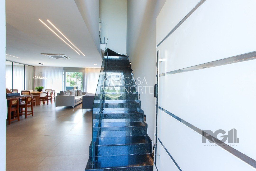 Casa de Condomínio à venda com 3 quartos, 177m², 1 suíte, 2 vagas, Rua Monsenhor Augusto Dalvit no bairro Aberta dos Morros em Porto Alegre