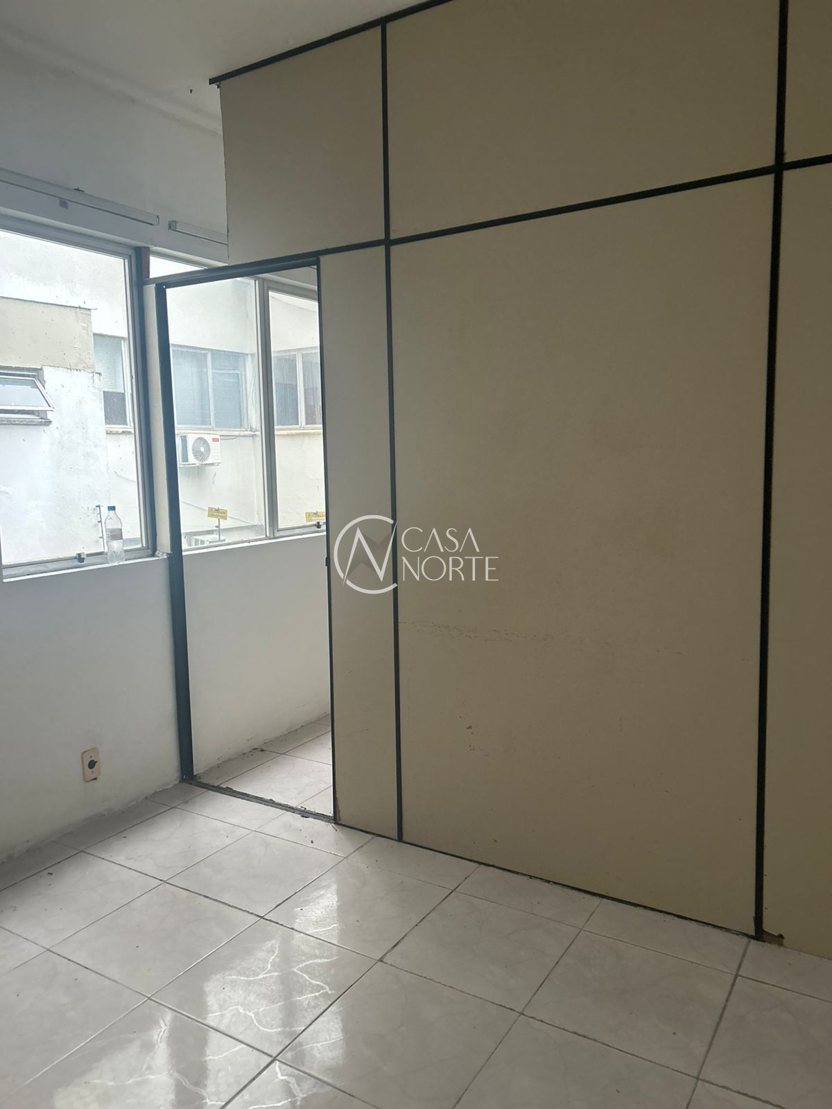 Sala Comercial à venda com 1 quarto, 28m², 1 vaga, Rua Sport Club São José no bairro Passo da Areia em Porto Alegre