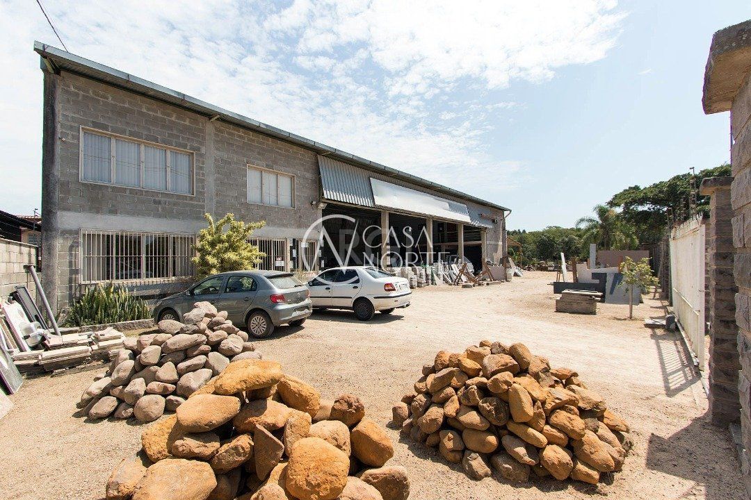 Pavilhão à venda , 550m², Avenida Edgar Pires de Castro no bairro Lageado em Porto Alegre