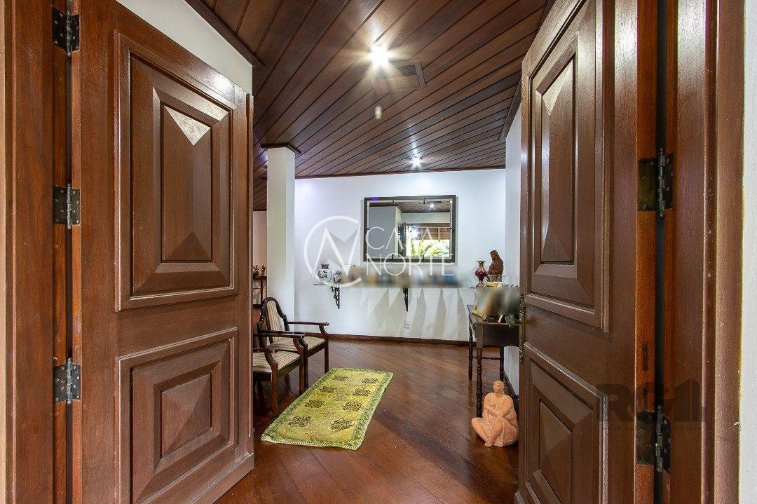 Casa de Condomínio à venda com 6 quartos, 702m², 2 suítes, 6 vagas, Avenida da Cavalhada no bairro Cavalhada em Porto Alegre