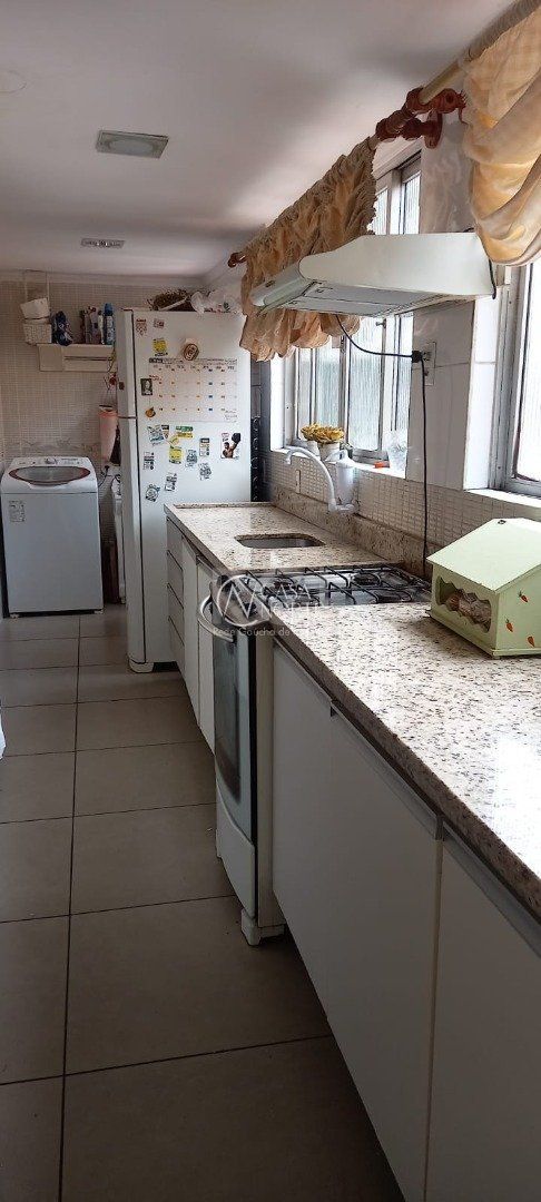 Apartamento à venda com 3 quartos, 150m², 1 vaga, Rua General João Telles no bairro Bom Fim em Porto Alegre