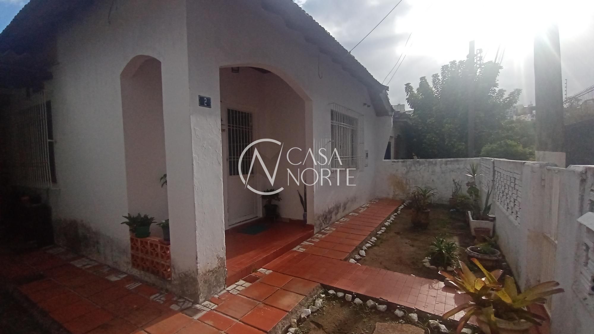 Casa à venda com 2 quartos, 120m², 1 vaga, Rua São Joaquim no bairro Glória em Porto Alegre