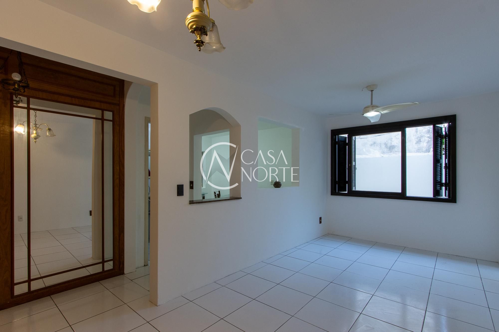 Casa de Condomínio à venda com 3 quartos, 116m², 1 vaga, Rua Jataí no bairro Cristal em Porto Alegre