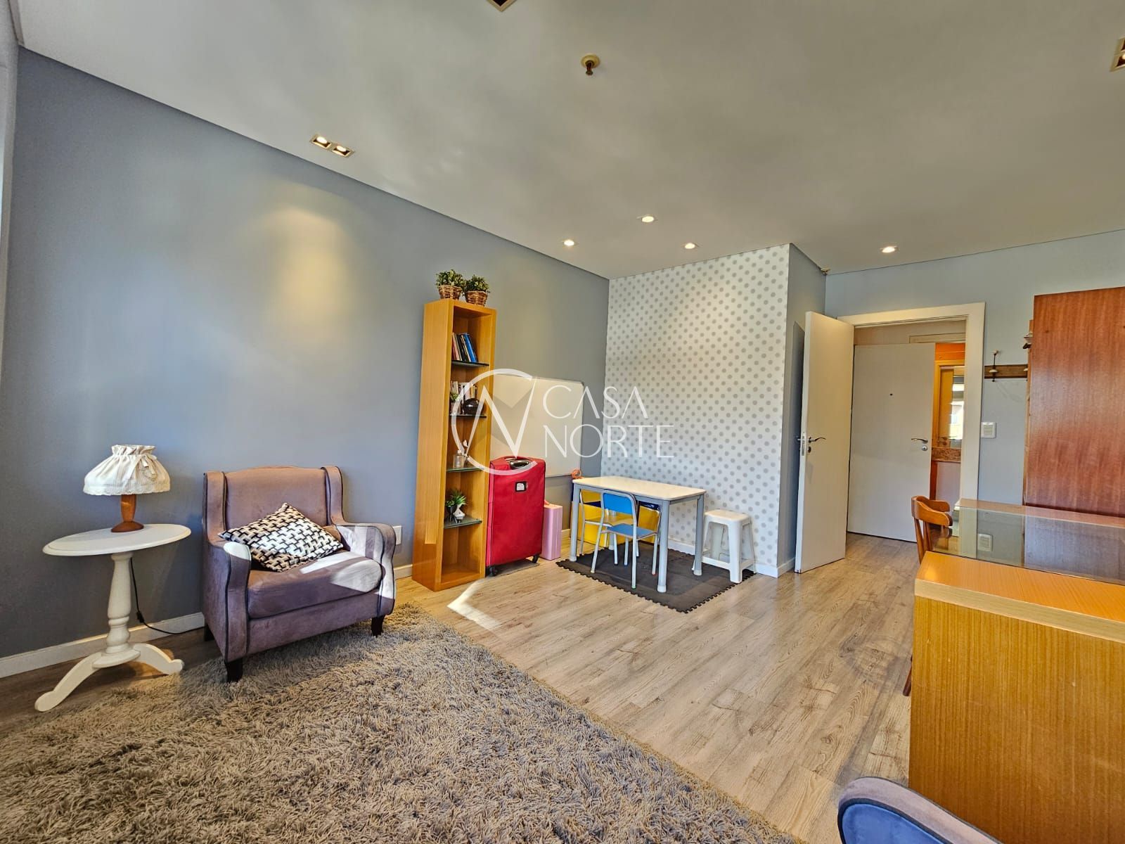 Sala Comercial à venda com 1 quarto, 33m², 1 vaga, Rua Doutor Florêncio Ygartua no bairro Moinhos de Vento em Porto Alegre