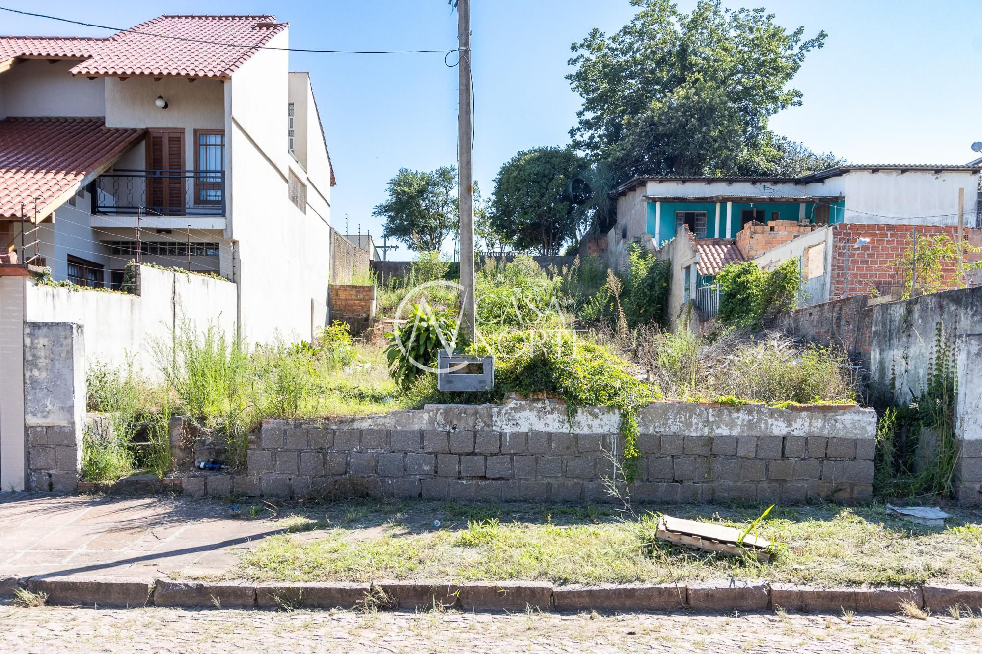 Terreno à venda  com 352m², Rua Silvério Souto no bairro Teresópolis em Porto Alegre