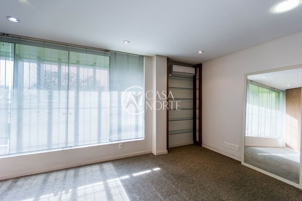 Sala Comercial à venda com 2 quartos, 72m², Avenida Padre Cacique no bairro Praia de Belas em Porto Alegre