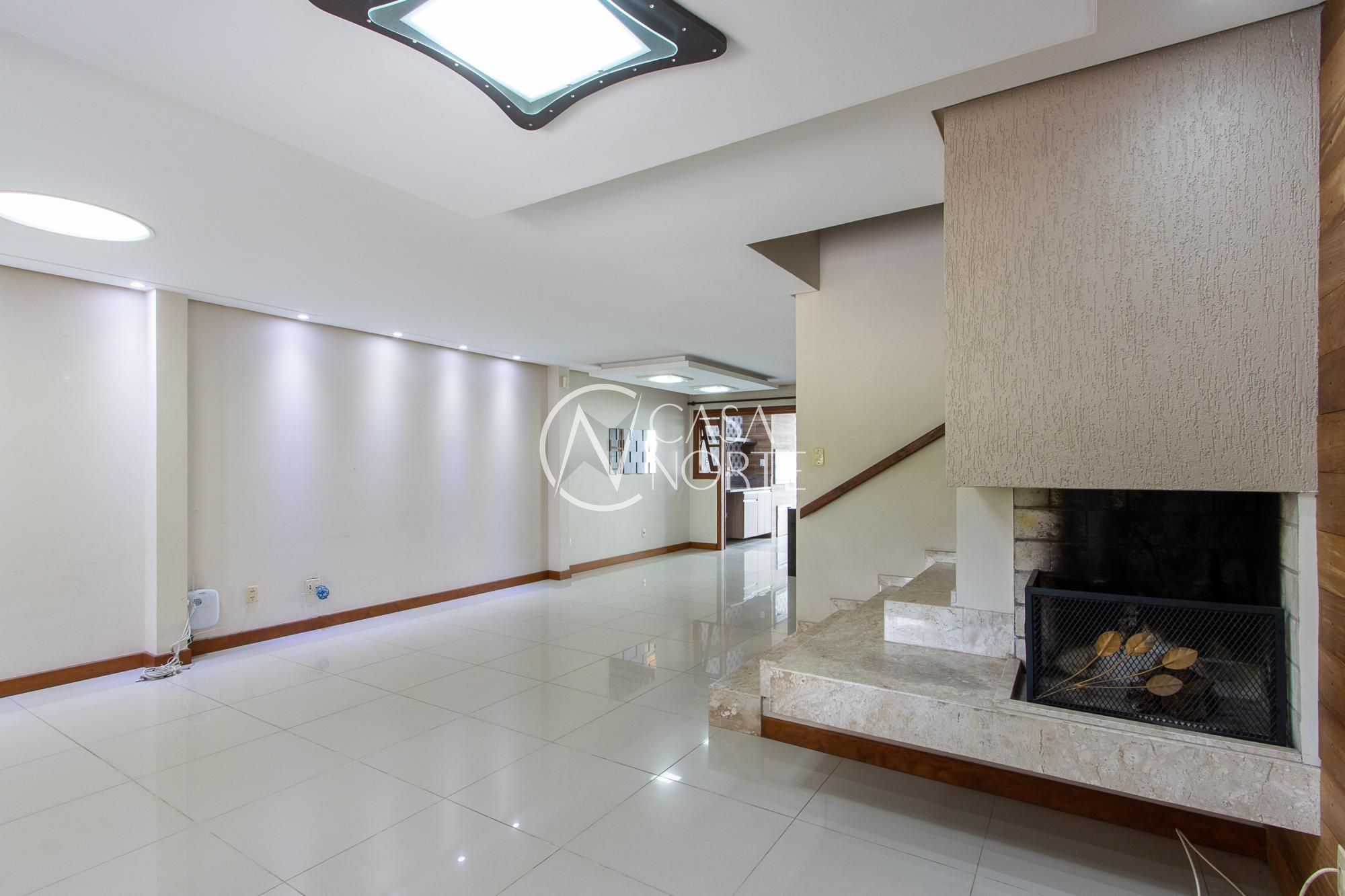 Casa à venda com 3 quartos, 145m², 1 suíte, 2 vagas, Rua Carlos Maximiliano Fayet no bairro Hípica em Porto Alegre