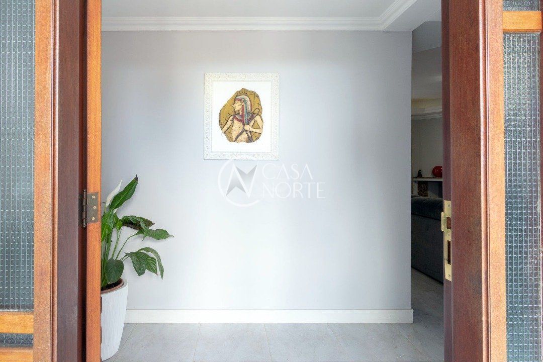 Casa à venda com 5 quartos, 451m², 1 suíte, 4 vagas, Rua Alfredo Silveira Dias no bairro Nonoai em Porto Alegre