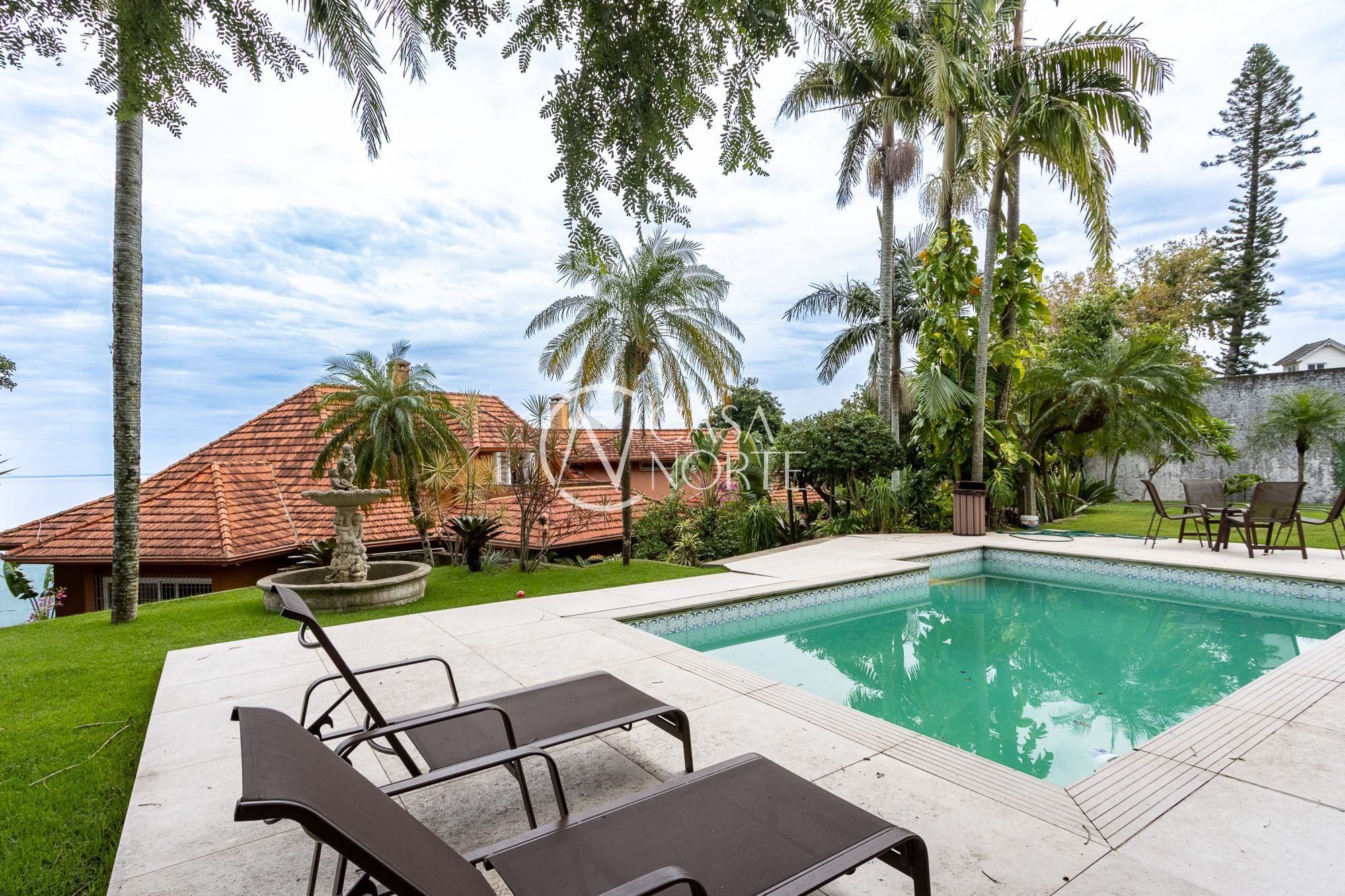 Casa à venda com 4 quartos, 450m², 4 suítes, 6 vagas, Rua Simão Bolívar no bairro Vila Conceição em Porto Alegre