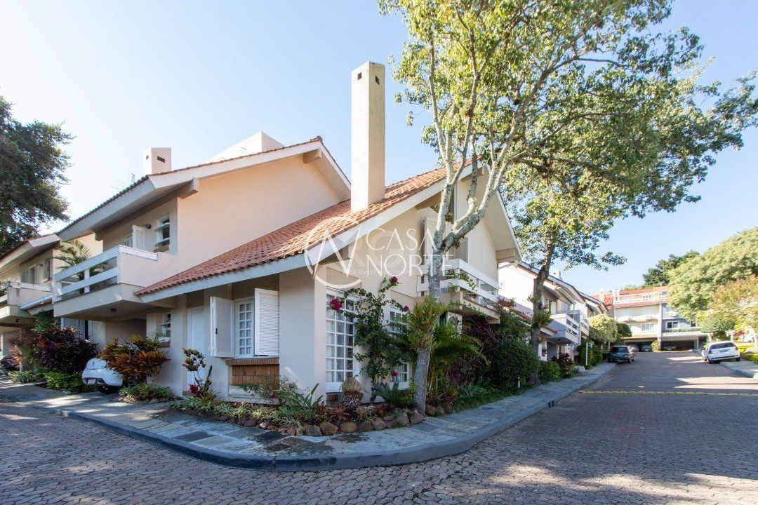 Casa de Condomínio à venda com 3 quartos, 175m², 1 suíte, 2 vagas, Rua Padre João Batista Reus no bairro Vila Conceição em Porto Alegre
