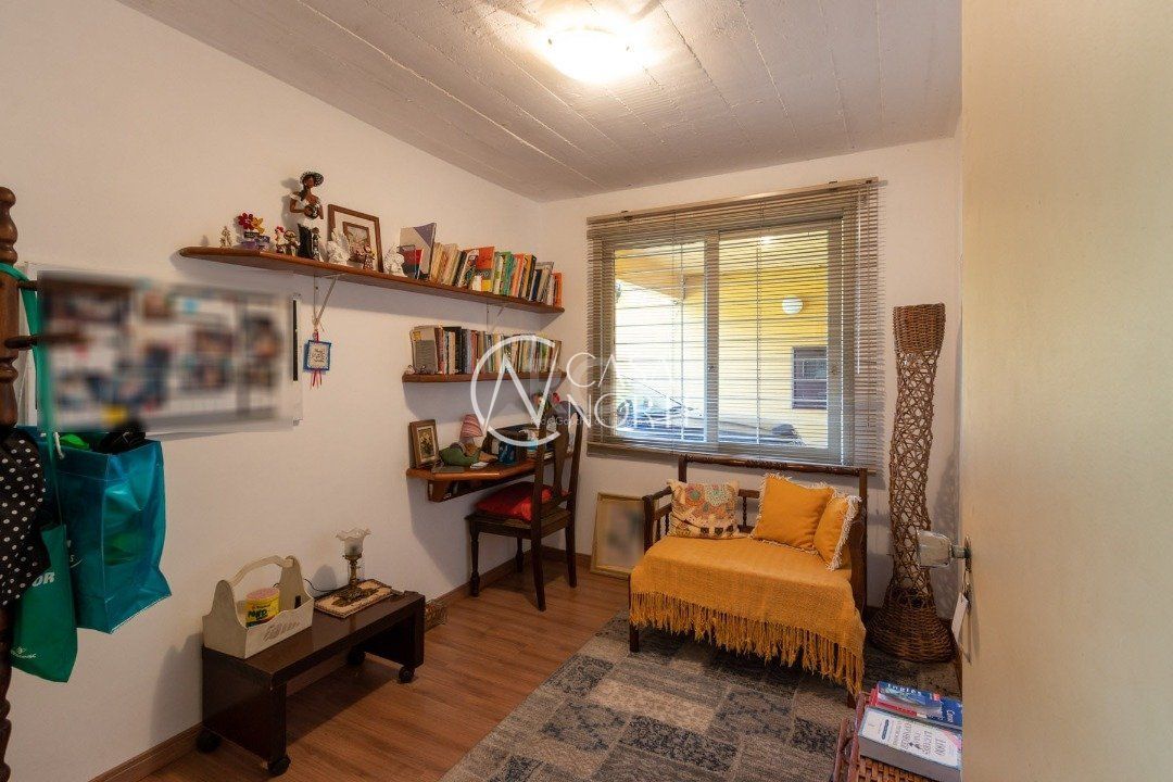 Casa à venda com 4 quartos, 435m², 4 suítes, 4 vagas, Avenida Cai no bairro Cristal em Porto Alegre