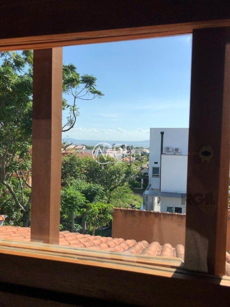 Casa à venda com 3 quartos, 300m², Rua Luís Felipe Monmany no bairro Espírito Santo em Porto Alegre