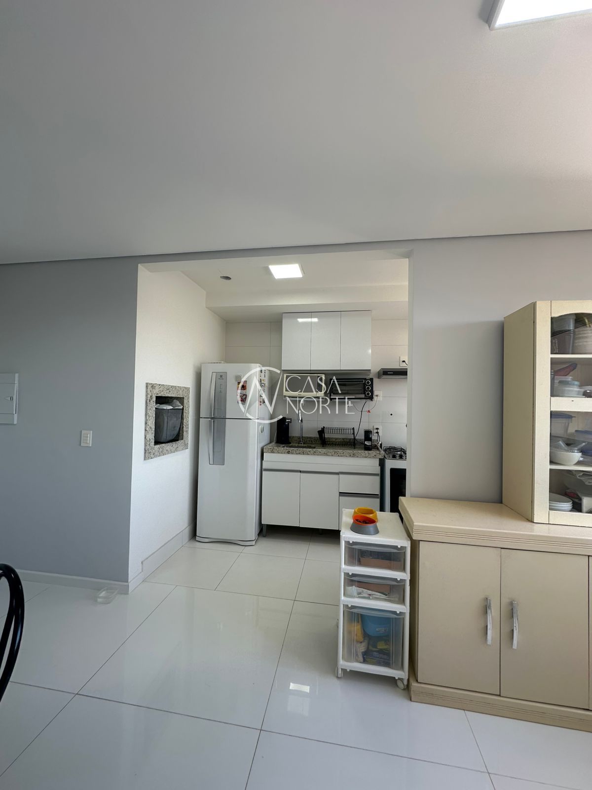 Apartamento à venda com 2 quartos, 56m², 1 suíte, 1 vaga, Rua Sapê no bairro Passo da Areia em Porto Alegre