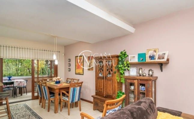 Casa à venda com 3 quartos, 231m², 1 suíte, 3 vagas, Rua Doutor Pitrez no bairro Ipanema em Porto Alegre