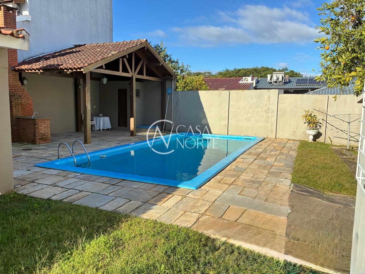 Terreno à venda  com 323m², Rua Tiago no bairro Ipanema em Porto Alegre