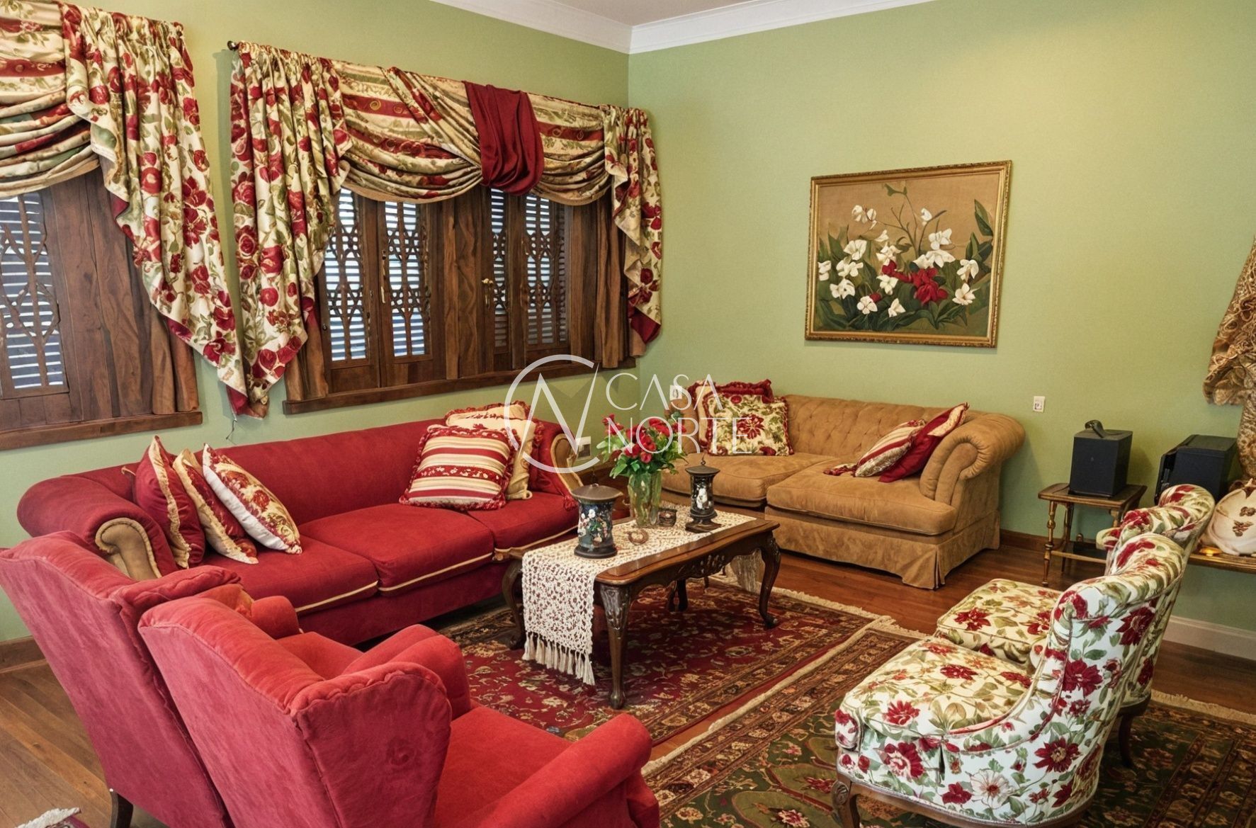 Casa à venda com 3 quartos, 385m², 1 suíte, 5 vagas, Rua Monte Alverne no bairro Chácara das Pedras em Porto Alegre