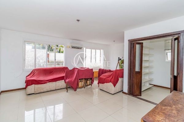 Apartamento à venda com 3 quartos, 112m², 1 suíte, 3 vagas, Rua Coronel Aurélio Bitencourt no bairro Rio Branco em Porto Alegre