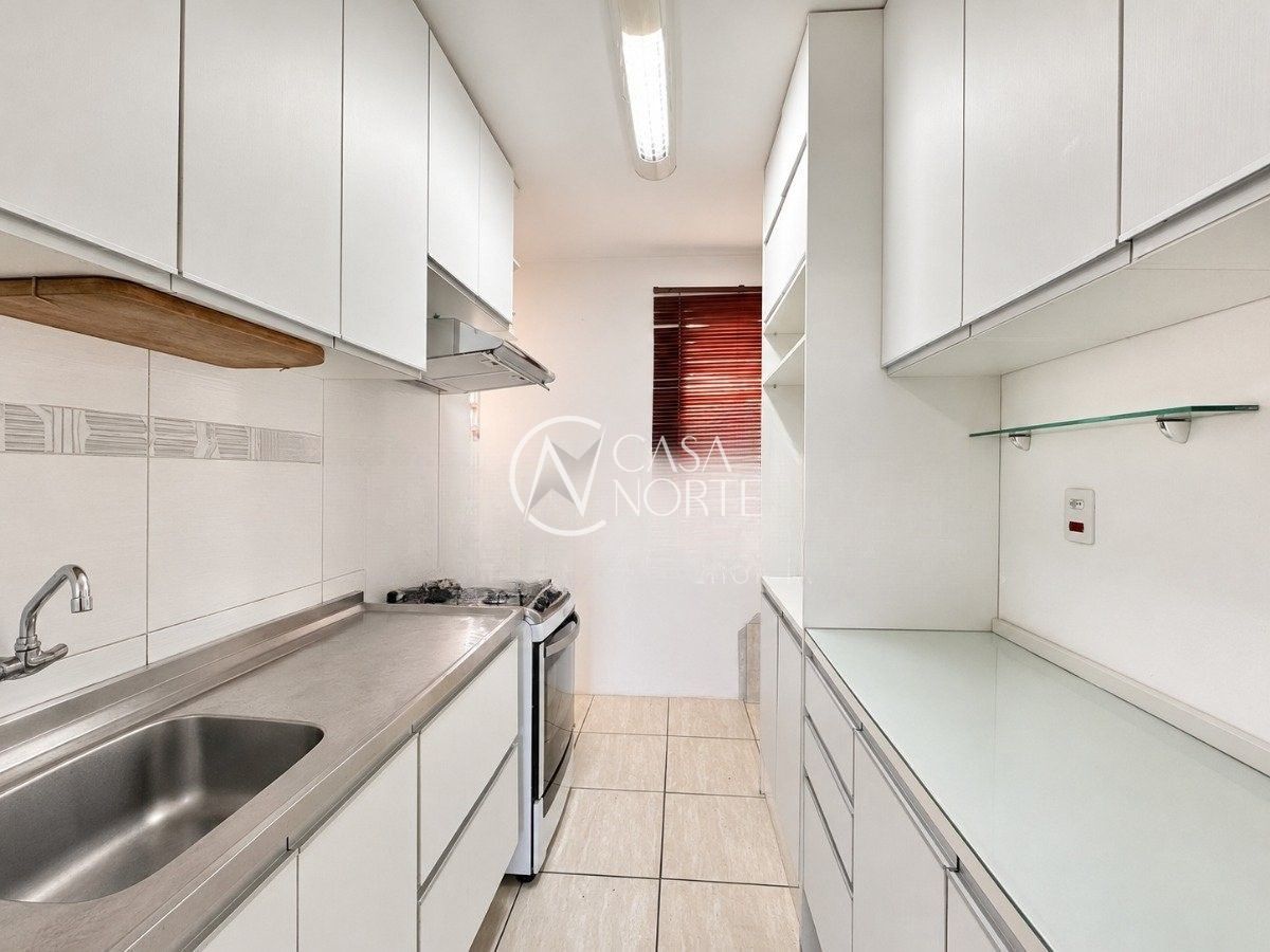 Apartamento à venda com 2 quartos, 53m², 2 vagas, Rua Roque Calage no bairro Passo da Areia em Porto Alegre