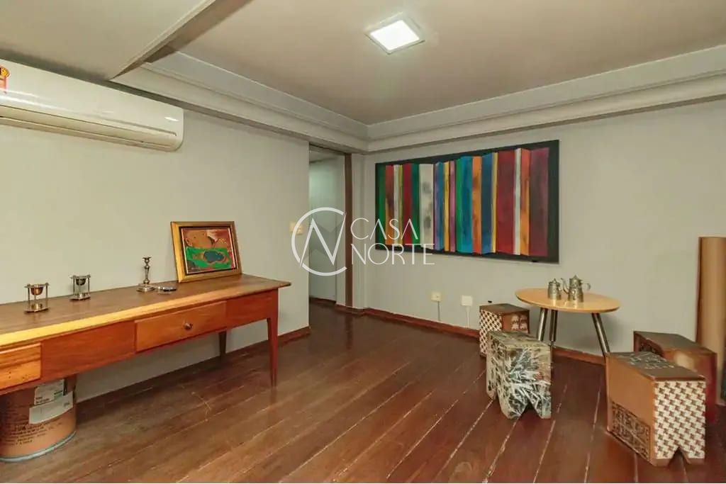 Apartamento à venda com 3 quartos, 138m², 1 suíte, 1 vaga, Rua Miguel Tostes no bairro Rio Branco em Porto Alegre