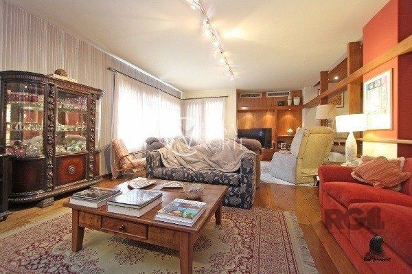 Apartamento à venda com 3 quartos, 233m², 1 suíte, 2 vagas, Rua André Puente no bairro Independência em Porto Alegre